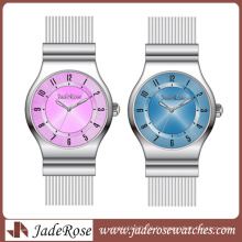 Montre en alliage de quartz de mode de cadran de couleur de style nouveau et chaud